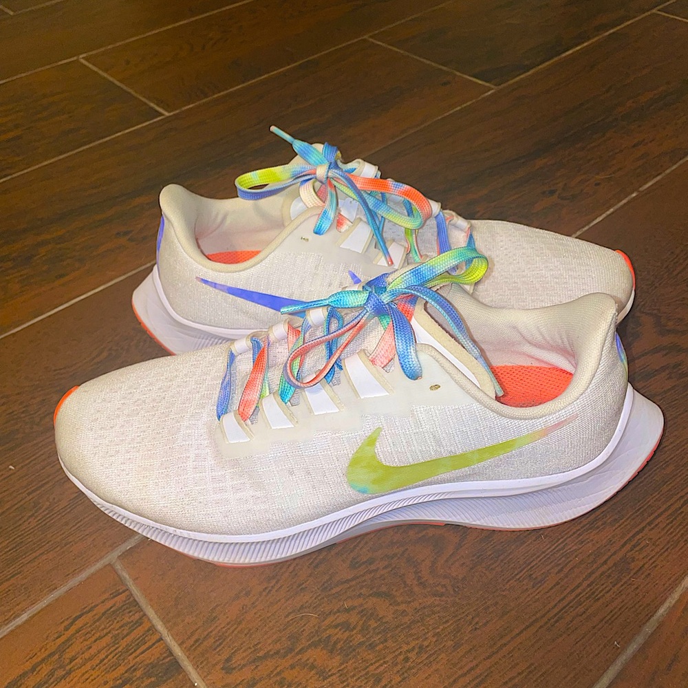 Women's NIKE shoes